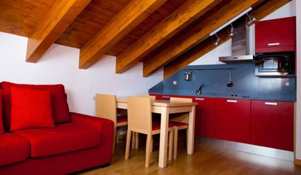 Apartahotel Castejón de Sos Habitación foto